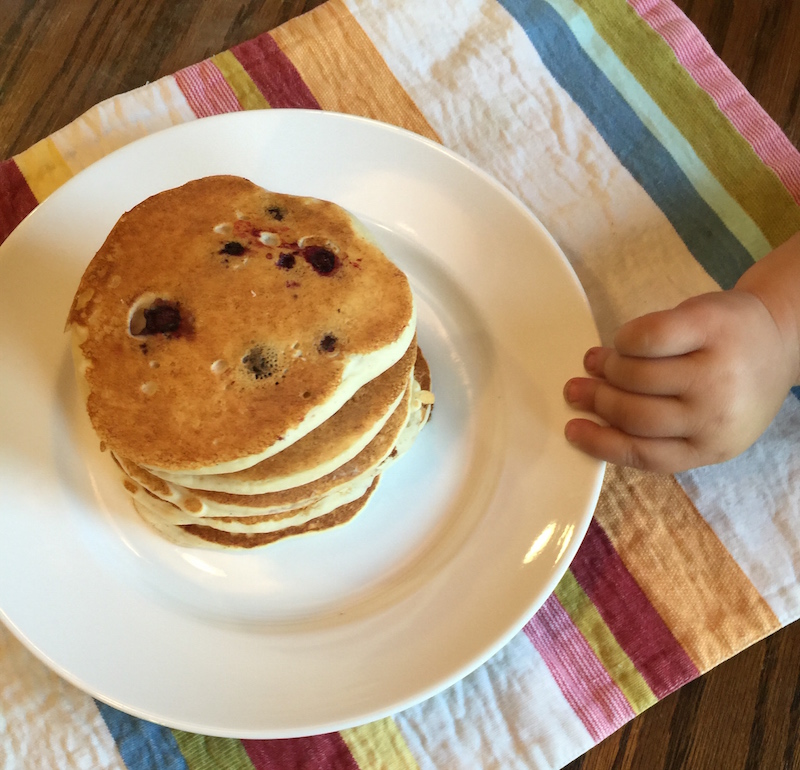 Blueberry Pancakes!  Mini Sous does a guest post!